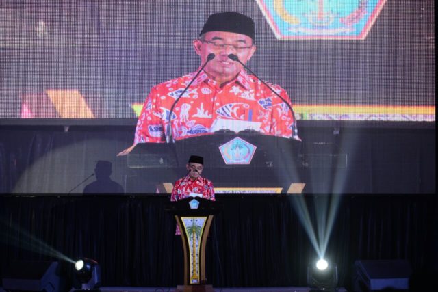 Minister of Education and Culture Muhajir Effendy announcing AFI nomination, Manado 2016. (Credit: edunews.id)